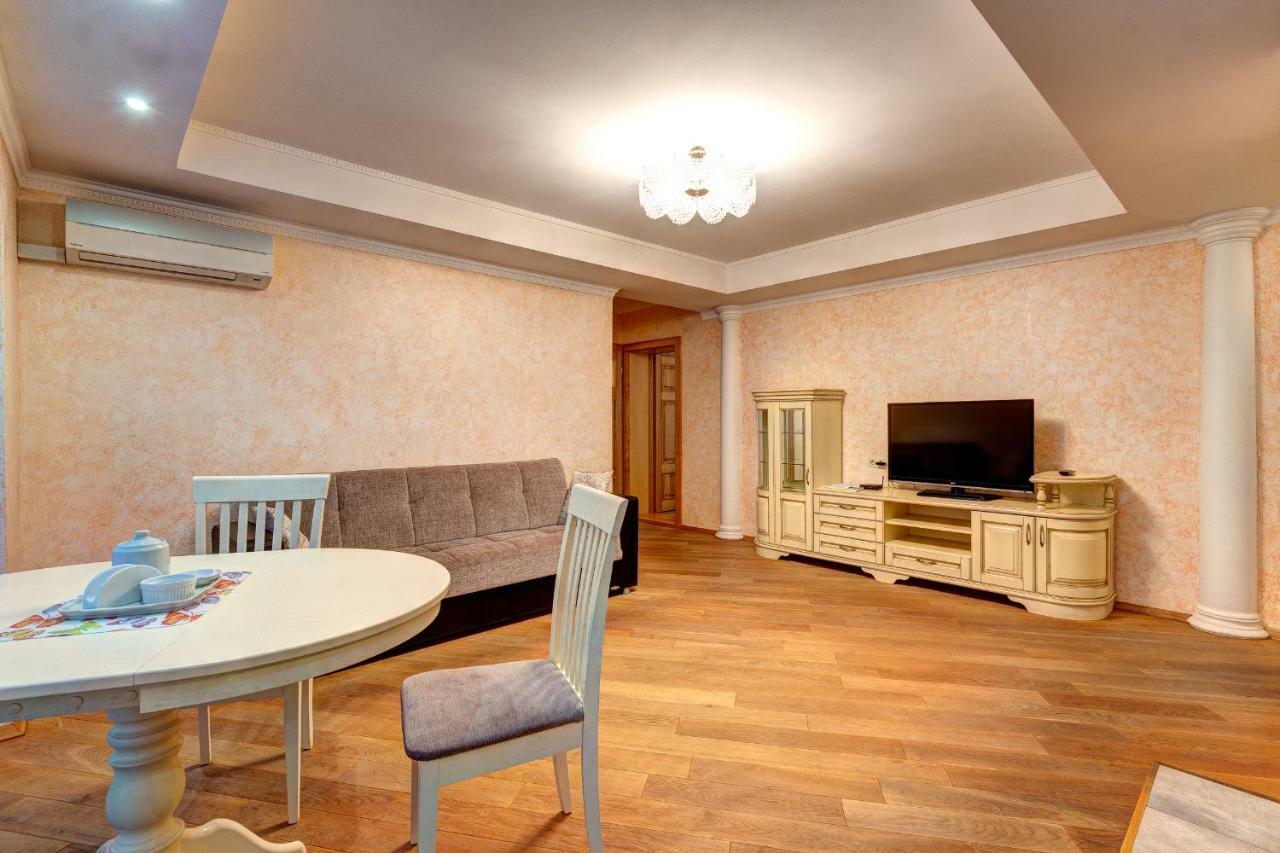 Apartments Near The Shopping Center Gulliver كييف المظهر الخارجي الصورة